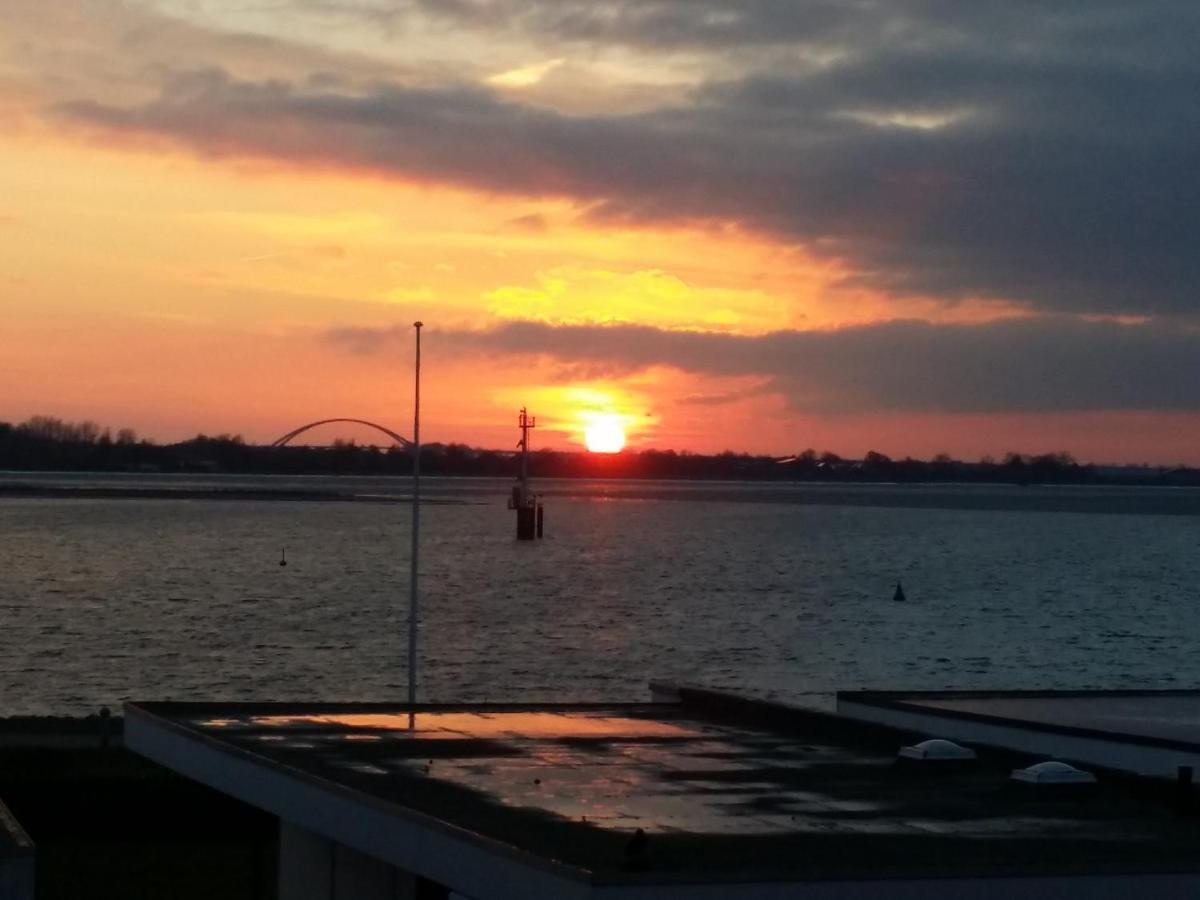 Fehmarn Burgtiefe Suedstrand Meerblick Apartment Meerzeit ภายนอก รูปภาพ
